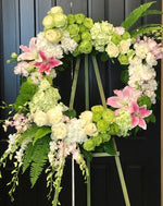 Load image into Gallery viewer, FEMININE WREATH