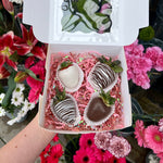 Load image into Gallery viewer, DEVYNN&#39;S GARDEN  V-DAY STRAWBERRIES
